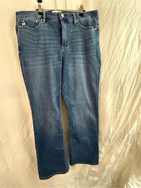 Seven7 Women’s Boot Cut Jeans in Medium Blue Wash